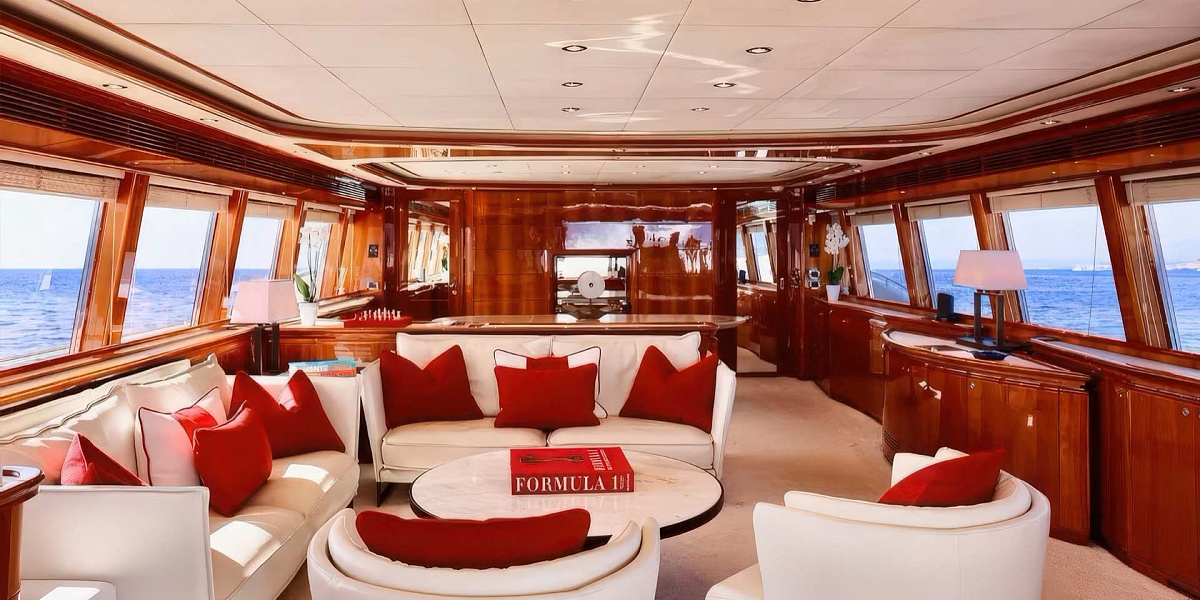 Аренда мега яхты Custom Line 112 CHAMPAGNE AND CAVIAR в Италии, Амальфи